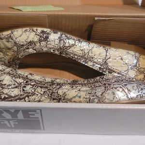 Frye Girls' Carson Ballet Flats NIB sz. 13M